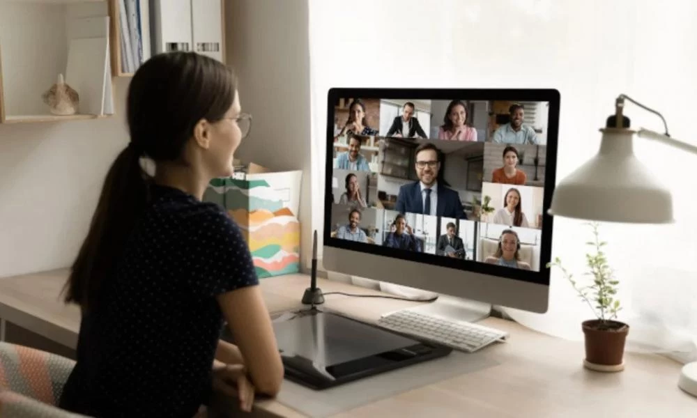 Μήπως οι τηλεδιασκέψεις τελικά εξουθενώνουν; - Τι είναι η «κόπωση του Zoom»